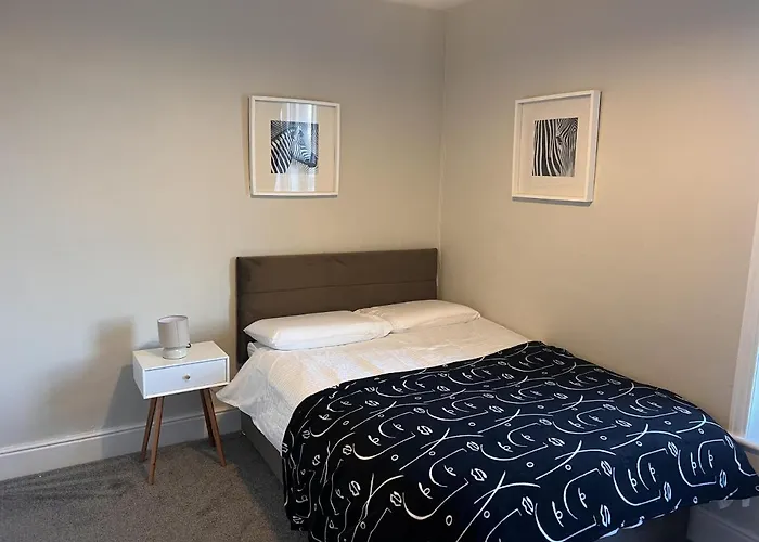 St Nic House * קרליסל